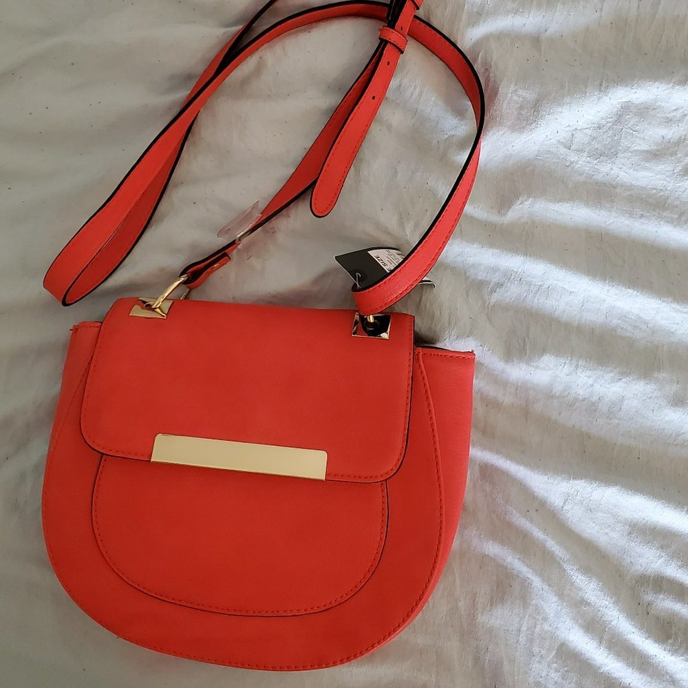 Mossimo Coral crossbody handbag